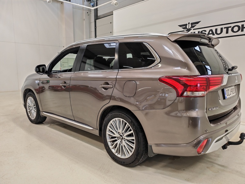 Mitsubishi Outlander PHEV vaihtoauto