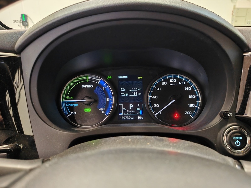 Mitsubishi Outlander PHEV vaihtoauto