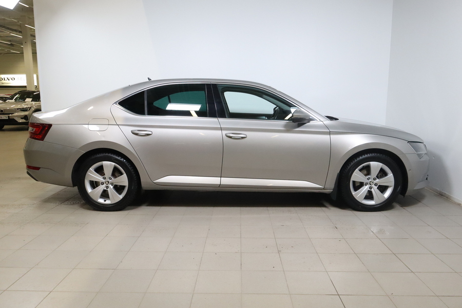 Skoda Superb vaihtoauto