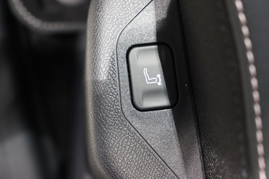 Peugeot E-3008 vaihtoauto