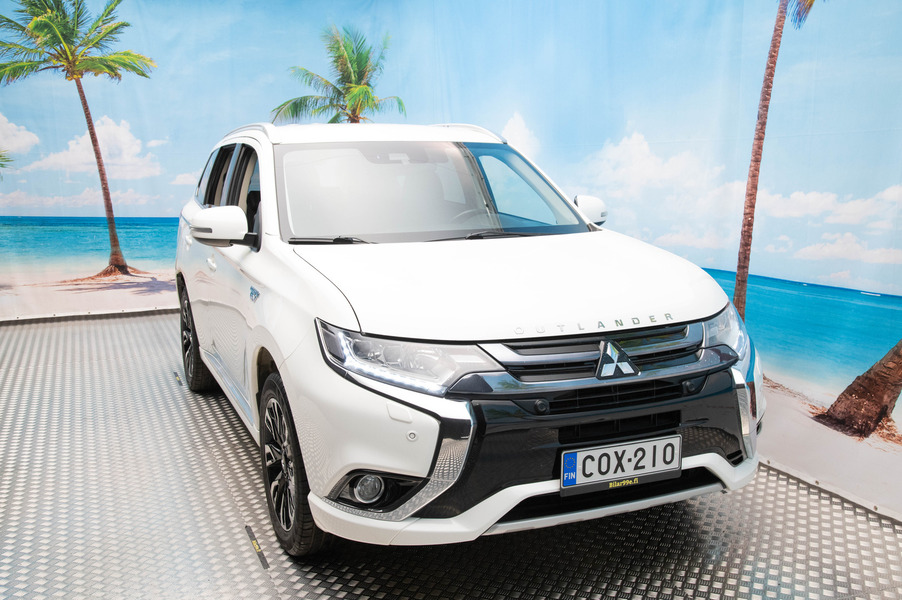 Mitsubishi Outlander PHEV vaihtoauto