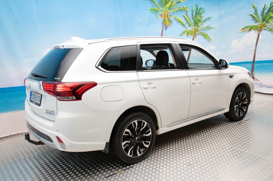 Mitsubishi Outlander PHEV vaihtoauto