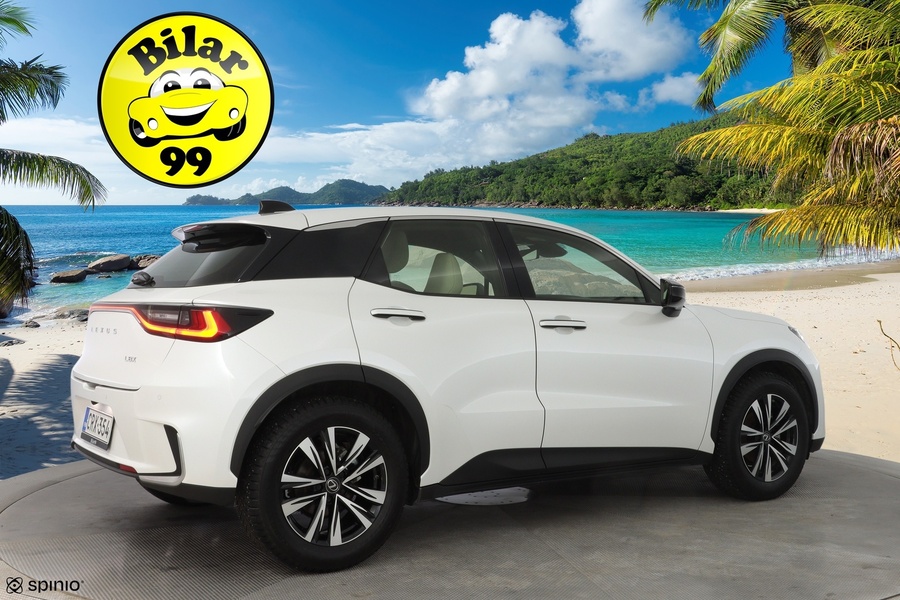 Lexus LBX vaihtoauto