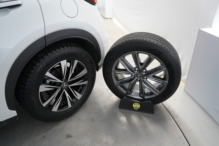 Lexus LBX vaihtoauto