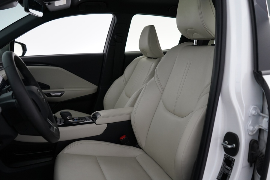 Lexus LBX vaihtoauto