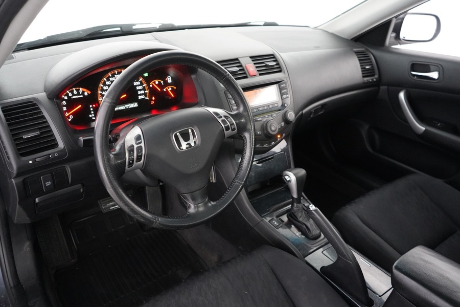 Honda Accord vaihtoauto