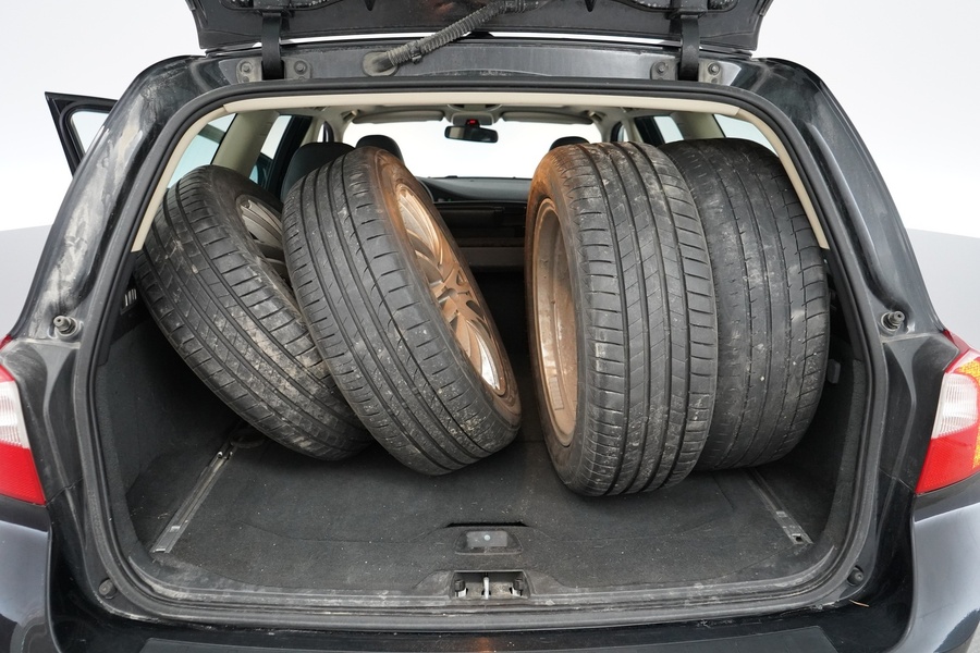 Volvo V70 vaihtoauto