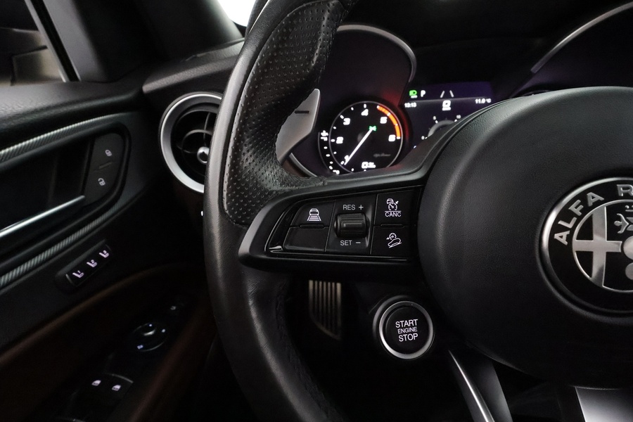 Alfa Romeo Stelvio vaihtoauto