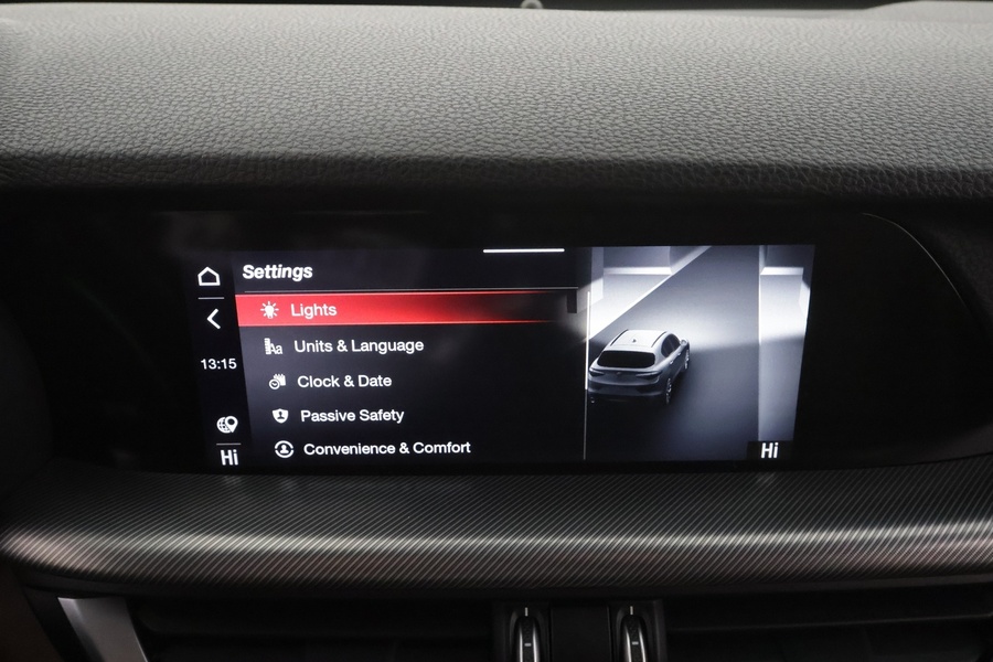 Alfa Romeo Stelvio vaihtoauto