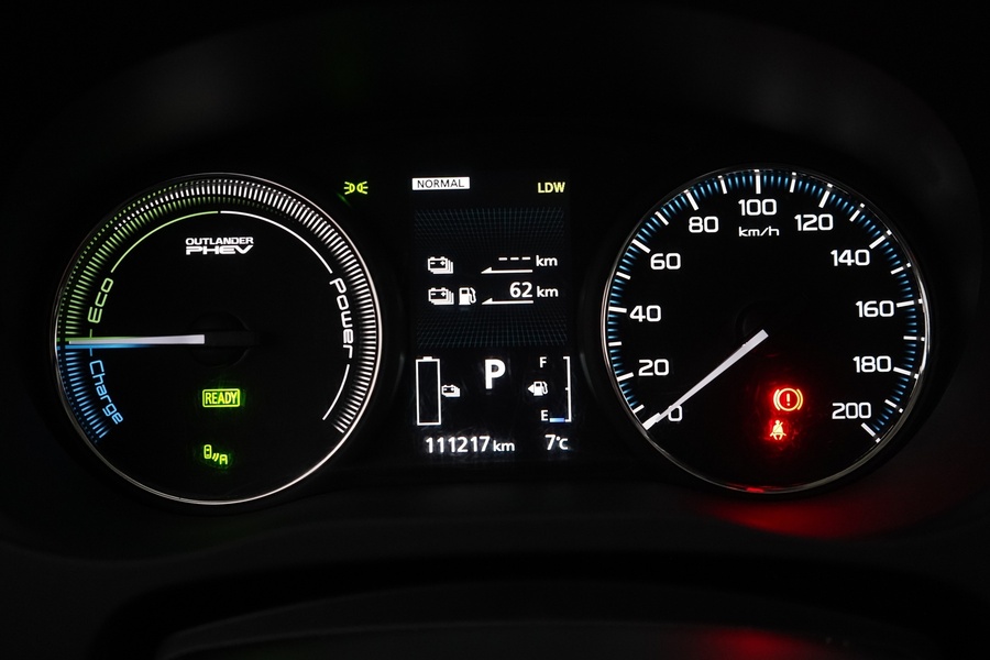 Mitsubishi Outlander PHEV vaihtoauto