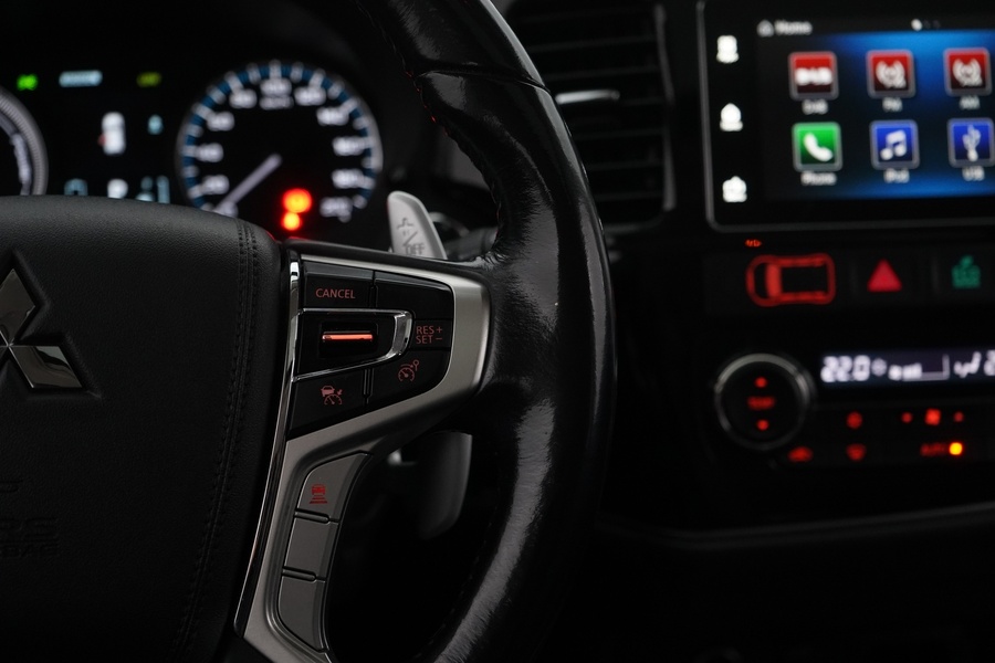 Mitsubishi Outlander PHEV vaihtoauto