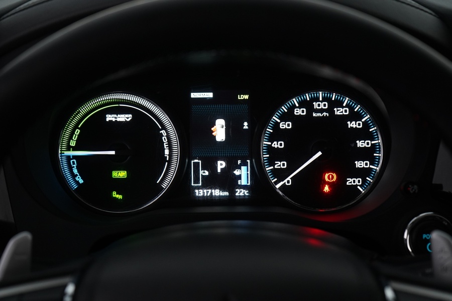 Mitsubishi Outlander PHEV vaihtoauto