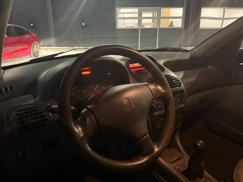 Peugeot 206 vaihtoauto