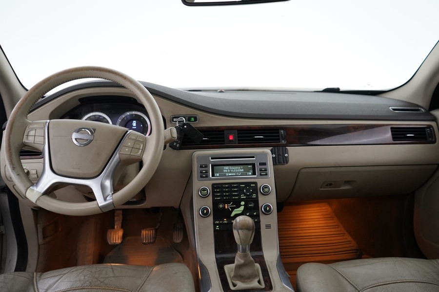 Volvo V70 vaihtoauto