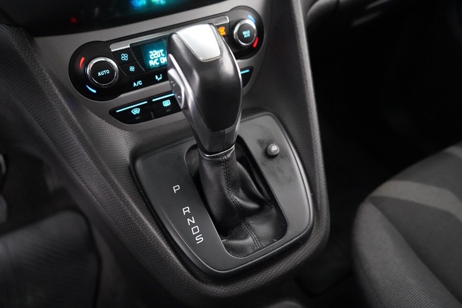 Ford Grand Tourneo Connect vaihtoauto