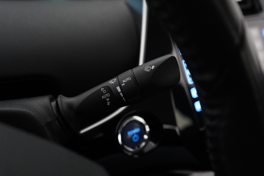 Toyota Prius Plug-in vaihtoauto