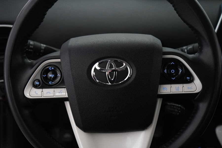 Toyota Prius Plug-in vaihtoauto