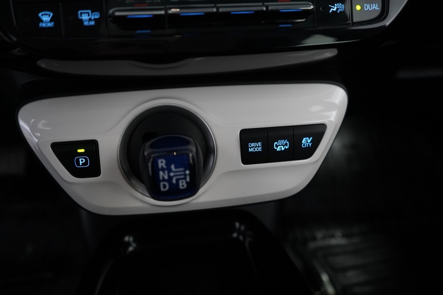 Toyota Prius Plug-in vaihtoauto