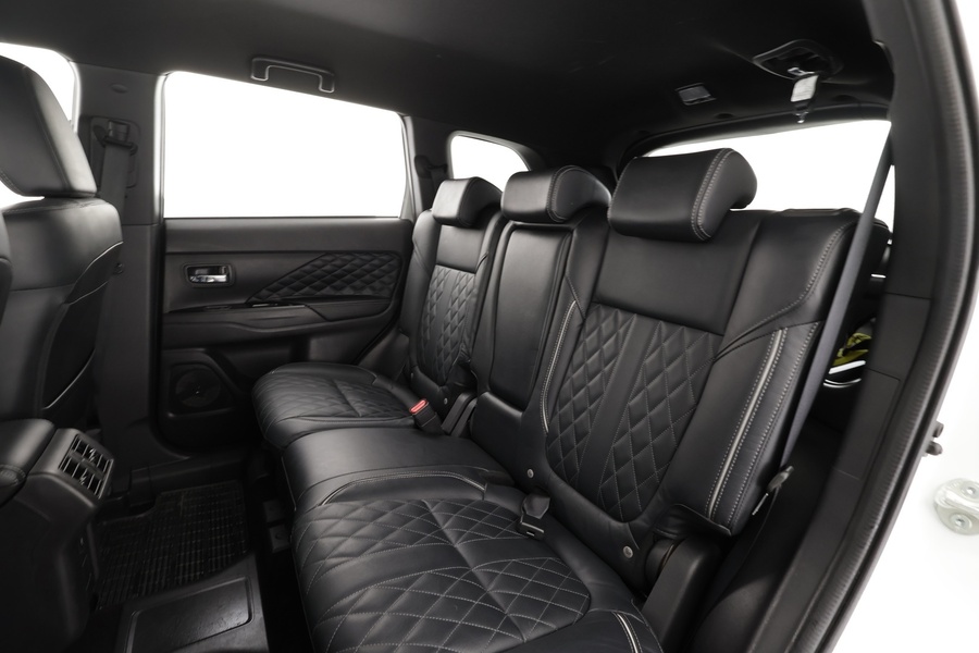 Mitsubishi Outlander PHEV vaihtoauto