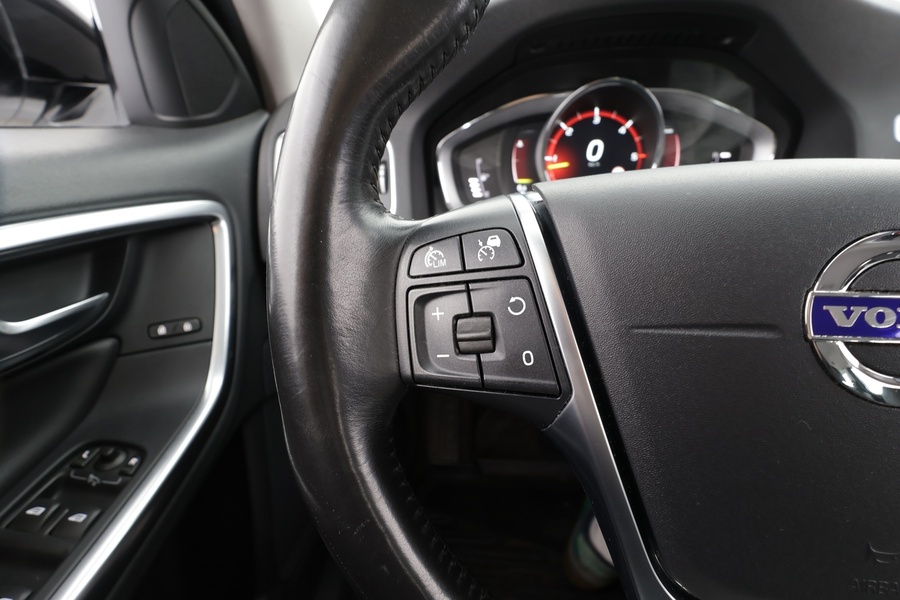 Volvo V60 Cross Country vaihtoauto