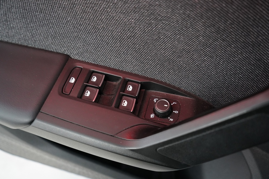 SEAT Leon Sportstourer vaihtoauto