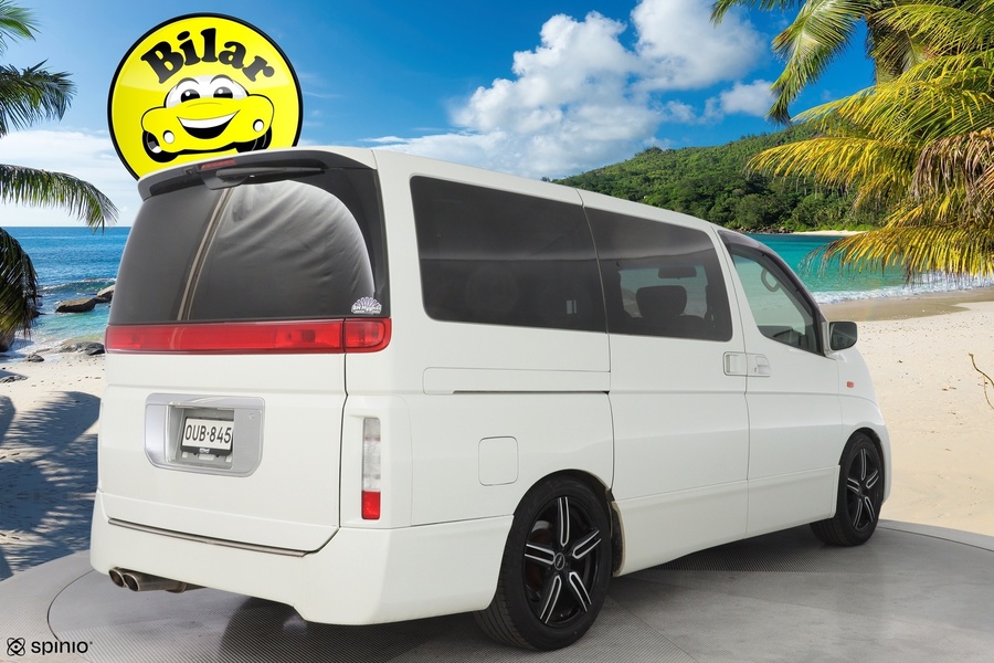 Nissan Elgrand vaihtoauto