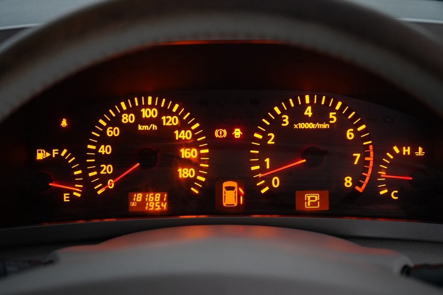 Nissan Elgrand vaihtoauto