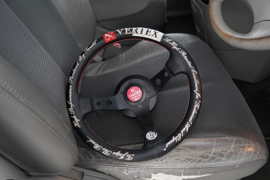 Nissan Elgrand vaihtoauto