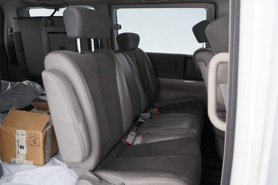 Nissan Elgrand vaihtoauto