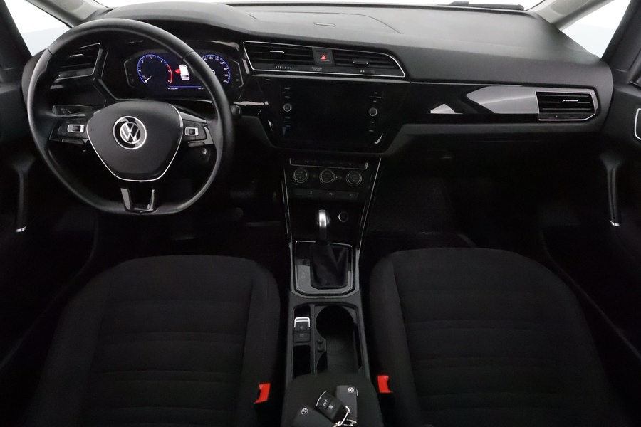 Volkswagen Touran vaihtoauto