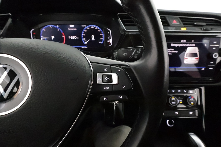 Volkswagen Touran vaihtoauto