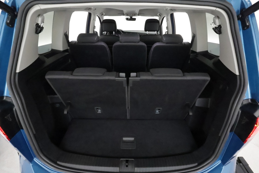 Volkswagen Touran vaihtoauto