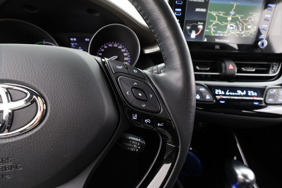 Toyota C-HR vaihtoauto