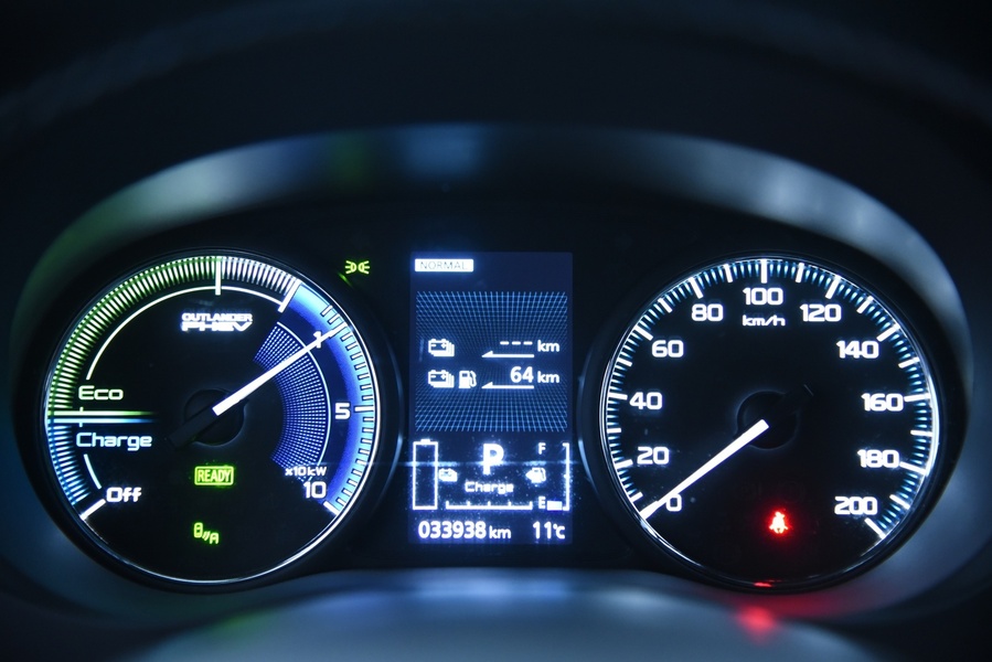 Mitsubishi Outlander PHEV vaihtoauto