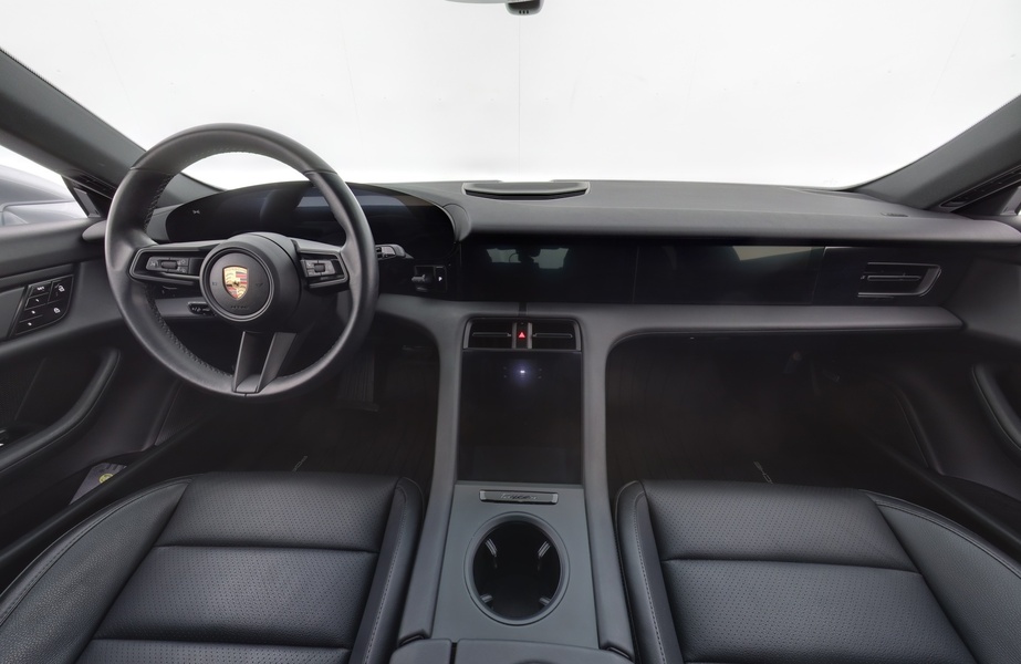 Porsche Taycan vaihtoauto