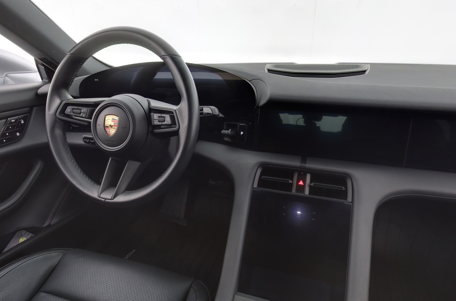 Porsche Taycan vaihtoauto