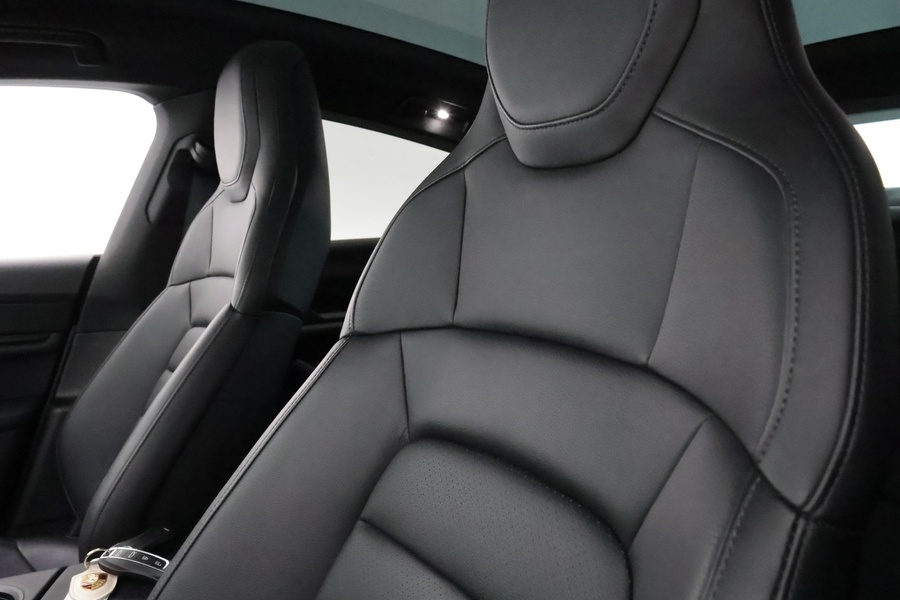 Porsche Taycan vaihtoauto