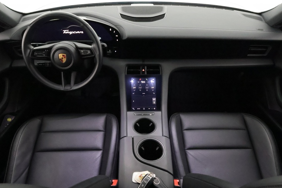 Porsche Taycan vaihtoauto