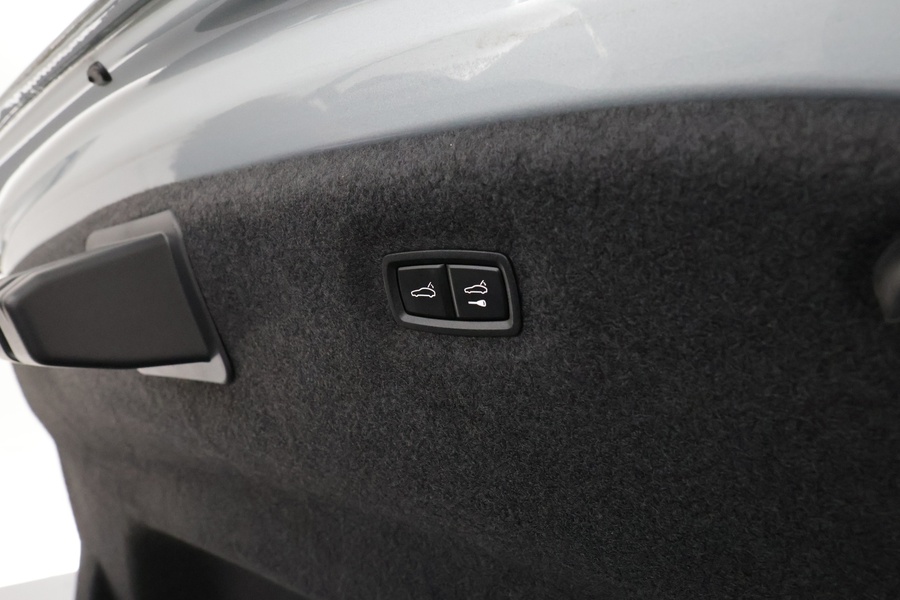 Porsche Taycan vaihtoauto