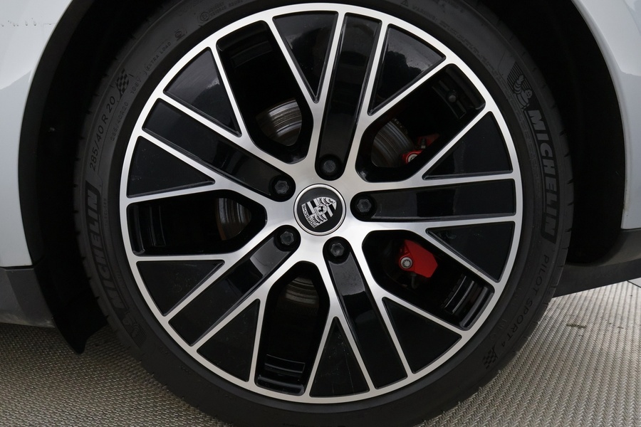 Porsche Taycan vaihtoauto