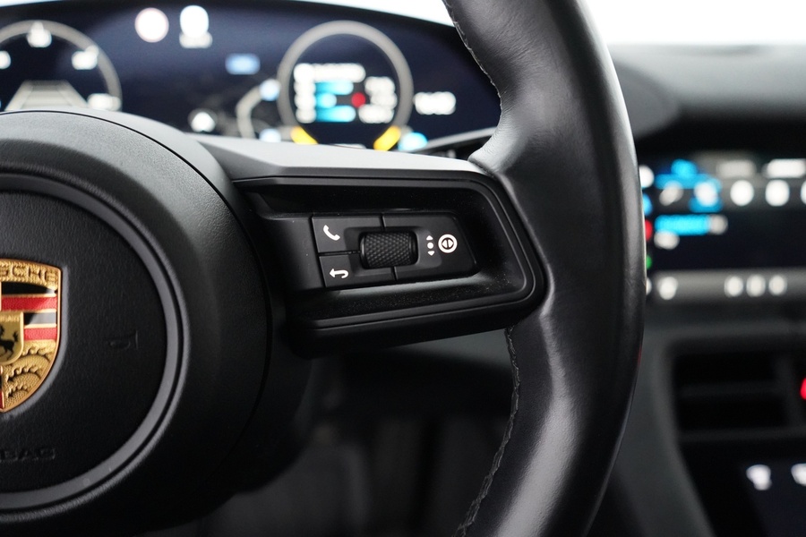 Porsche Taycan vaihtoauto