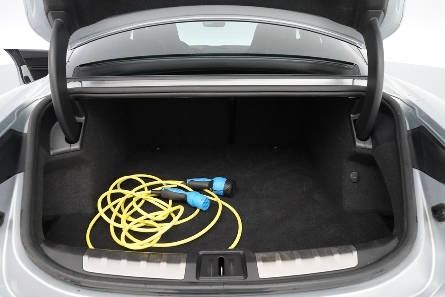 Porsche Taycan vaihtoauto