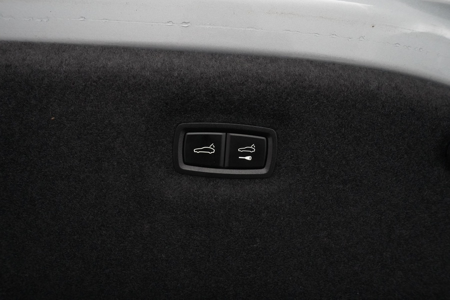 Porsche Taycan vaihtoauto