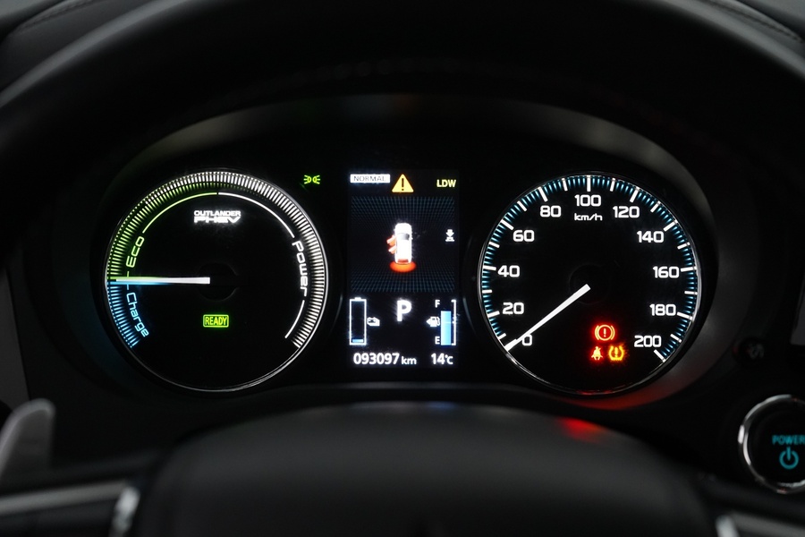 Mitsubishi Outlander PHEV vaihtoauto