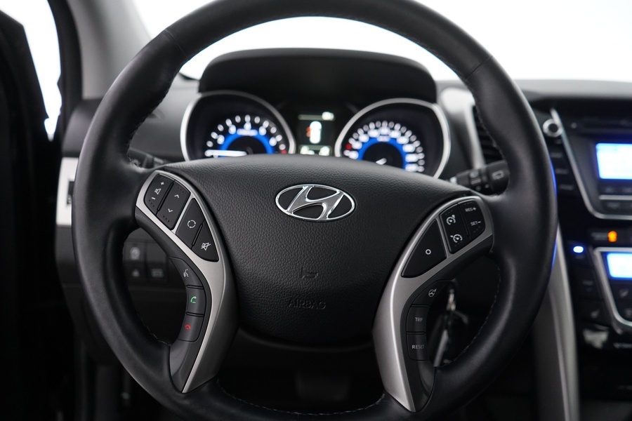 Hyundai i30 5d vaihtoauto