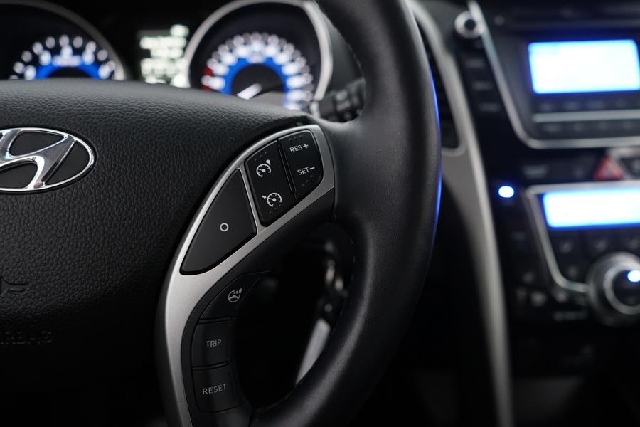 Hyundai i30 5d vaihtoauto