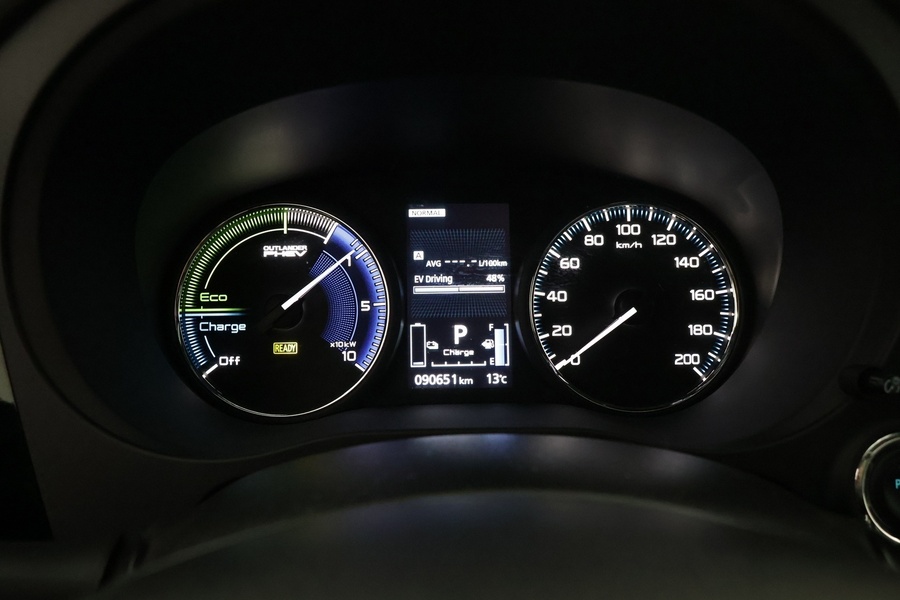 Mitsubishi Outlander PHEV vaihtoauto