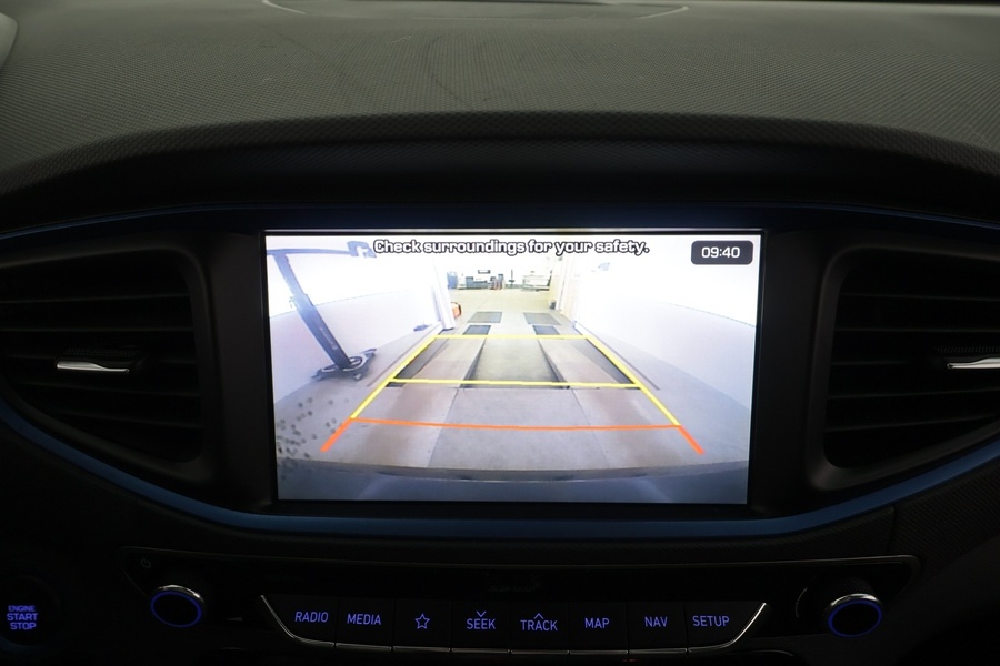 Hyundai IONIQ plug-in vaihtoauto