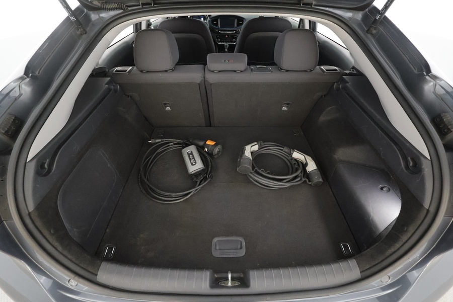 Hyundai IONIQ plug-in vaihtoauto
