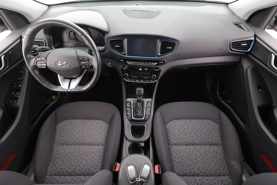 Hyundai IONIQ plug-in vaihtoauto